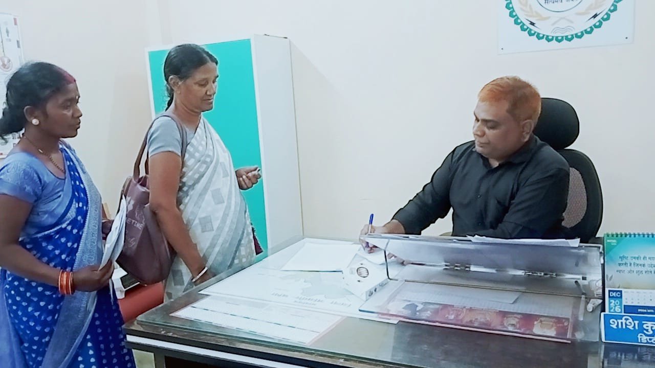 जनदर्शन में आये 75 आवेदन पत्रों की हुई सुनवाई