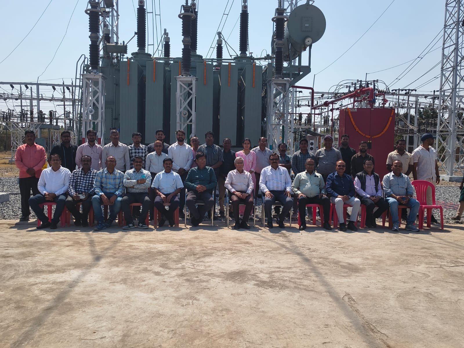 विद्युत आपूर्ति बेहतर करने बढ़ाई गई 132 केवी उपकेंद्र की क्षमता* - 132/33 केवी उपकेंद्र बागबाहरा की क्षमता वृद्धि से ओवरलोड की समस्या से राहत