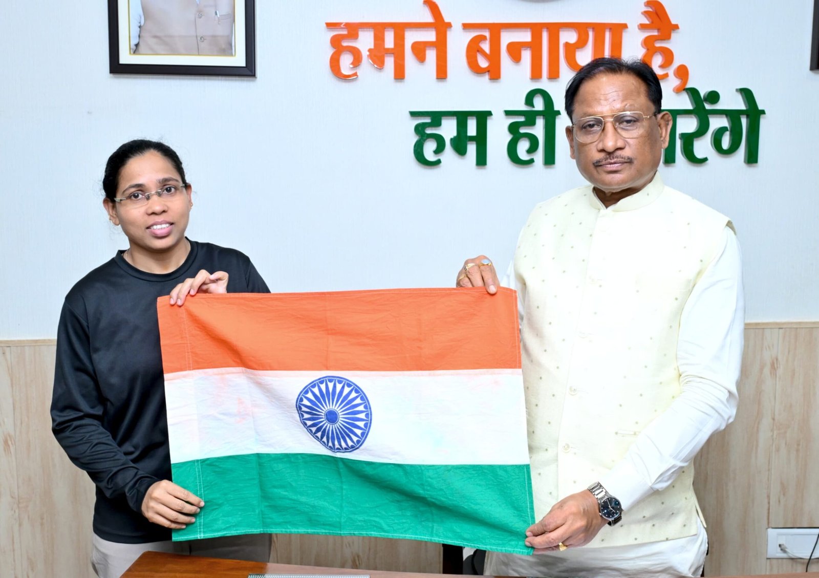 माउंट एवरेस्ट विजेता अमिता श्रीवास के स्वास्थ्य लाभ हेतु राज्य सरकार सजग : मुख्यमंत्री श्री विष्णु देव साय,   मुख्यमंत्री श्री विष्णुदेव साय ने अधिकारियों को समन्वय कर हरसंभव सहायता सुनिश्चित करने के दिए निर्देश