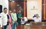 नायब तहसीलदार से मारपीट मामले में गिरफ्तारी की मांग: पटवारी संघ ने मंत्री के नाम सौंपा ज्ञापन