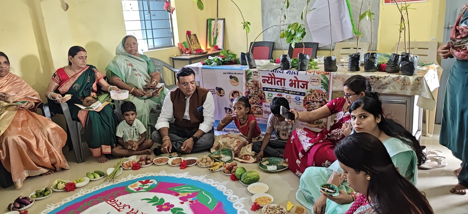 सेवा सेवासंकल्प अभियान में दिखा सेवा भाव, नन्हे-मुन्नों के संग भाजपा पदाधिकारियों ने बांटी खुशियां,   सरखों आंगनबाड़ी में बच्चों के बीच पहुंचा अपनत्व का संदेश, शिक्षा-पोषण की जानकारी लेकर पदाधिकारियों ने किया सामूहिक भोज औरडांस और फैंसी रेस में बच्चों ने दिखाया उत्साह, आंगनबाड़ी कार्यकर्ताओं के सेवाभाव को किया सम्मानित
