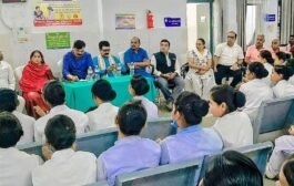 सेवा संकल्प अभियान में सेवा मानवता की मिसाल: जिला अस्पताल में रक्तदान और देहदान  रक्तदाताओं एवं देहदान करने वाले नागरिकों का श्रीफल व प्रशस्ति पत्र से सम्मान
