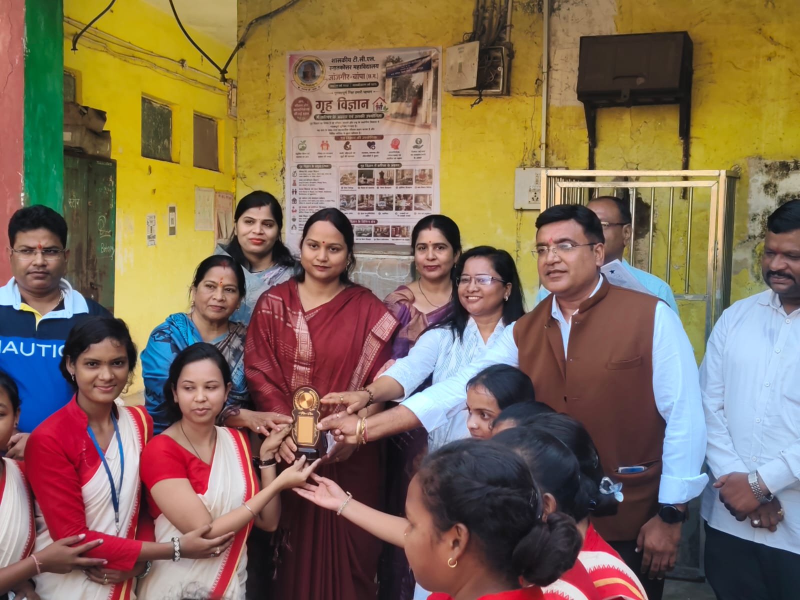 रंगोली के रंगों में साकार हुआ विकसित भारत का संकल्प, विद्यार्थियों ने दिखाई अद्भुत रचनात्मकता