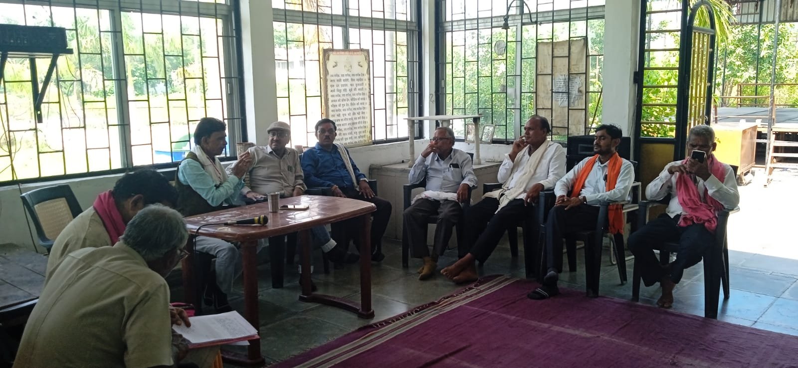 समाज को व्यवस्थित ढंग से आगे ले जाने की गई चर्चा